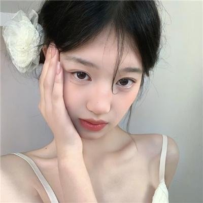白桦林中的哨所